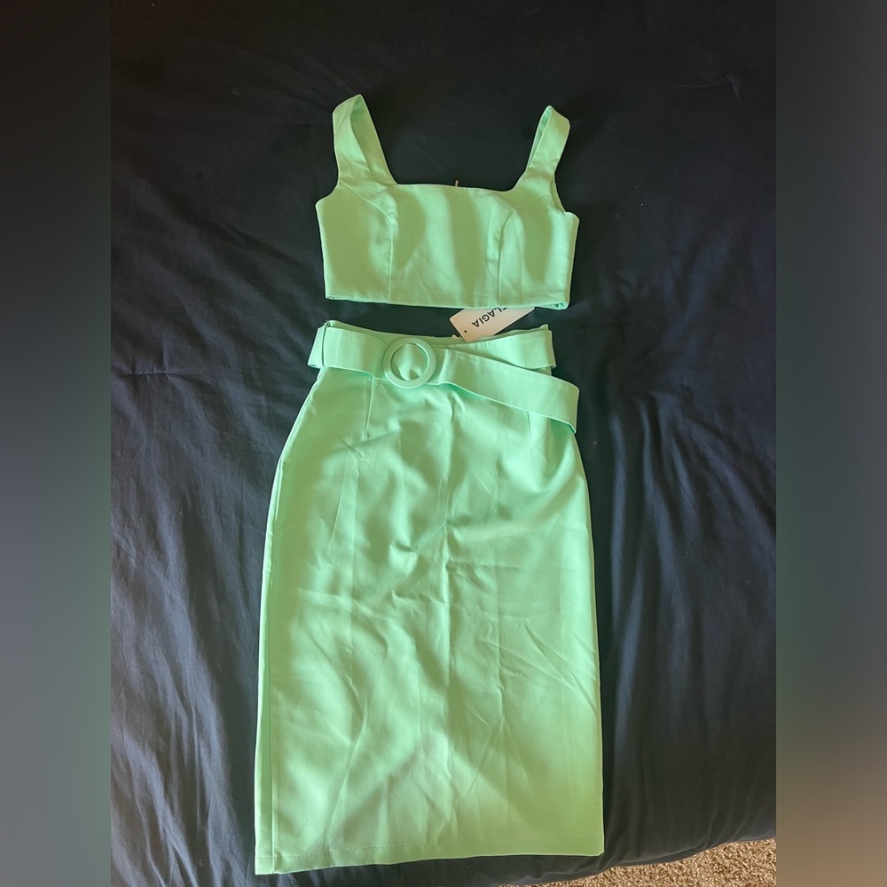 Two piece set (Pistachio color)